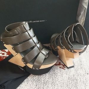UN United Nude Grey Leather Strap Abstract Wood Heel Size 36